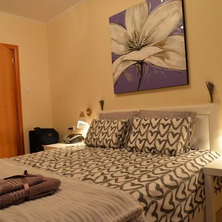 Diamond Apartment *